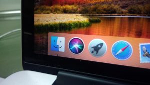macbook-pro-brak-obrazu-pasy-na-ekranie