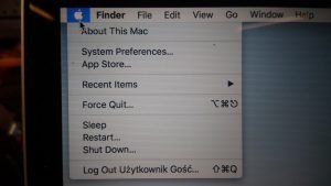 macbook-pro-brak-obrazu-pasy-na-ekranie